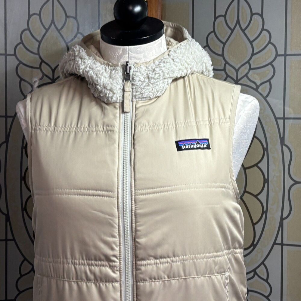Patagonia Women's Vest Los Gatos Ivory Beige Tan Reversible Hooded Sherpa Size S - Picture 6 of 14